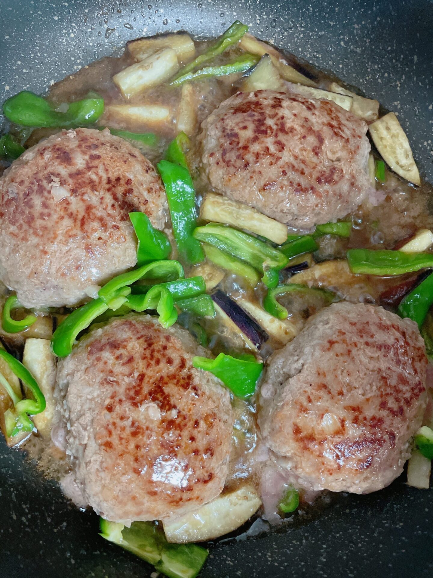 【肉汁の黄金比】肉屋の本気ハンバーグ - 画像 (5)